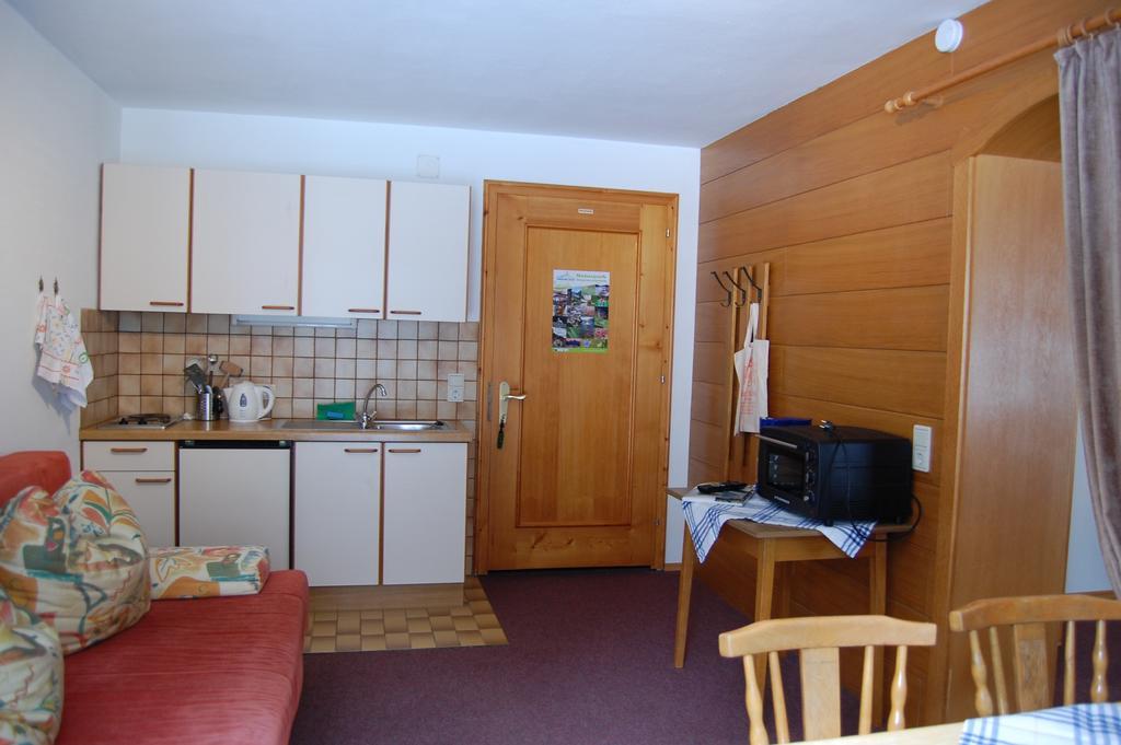 Haus Waldrast Apartment Elbigenalp Cameră foto