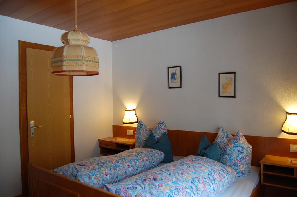 Haus Waldrast Apartment Elbigenalp Cameră foto