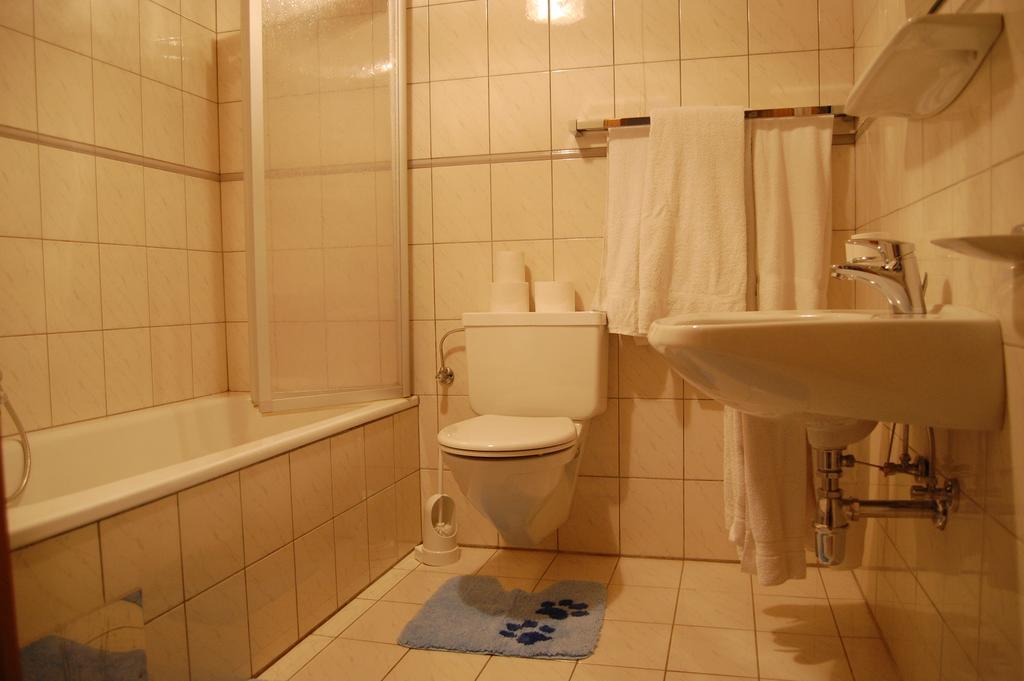 Haus Waldrast Apartment Elbigenalp Cameră foto