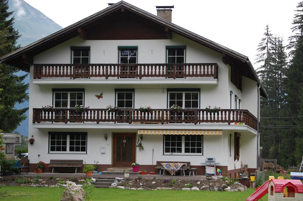 Haus Waldrast Apartment Elbigenalp Cameră foto