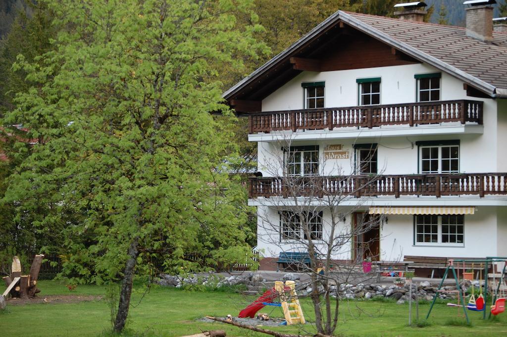 Haus Waldrast Apartment Elbigenalp Exterior foto
