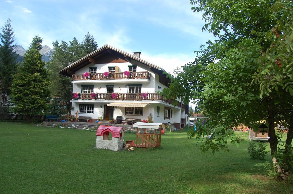 Haus Waldrast Apartment Elbigenalp Exterior foto